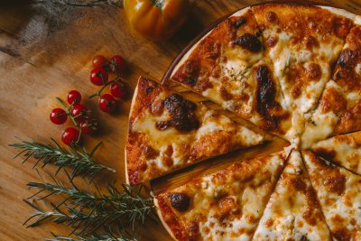Het verschil tussen Italiaanse en Amerikaanse pizza